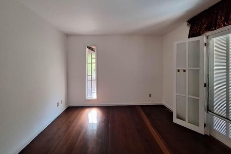 Casa de condomínio à venda com 350m², 5 quartos e 4 vagas Casa de condomínio à venda com 350m², 5 quartos e 4 vagasQuarto 3