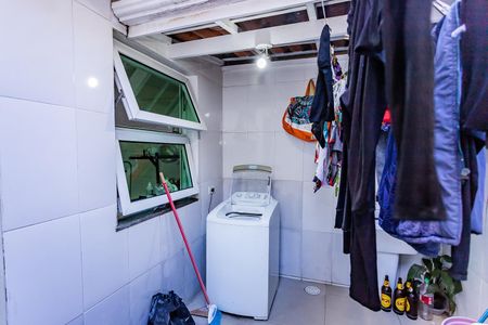 Casa à venda com 105m², 2 quartos e 1 vagaÁrea de Serviço
