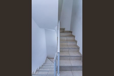 Casa à venda com 105m², 2 quartos e 1 vagaEscada