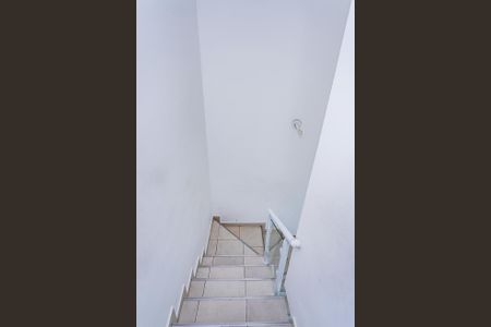 Casa à venda com 105m², 2 quartos e 1 vagaEscada