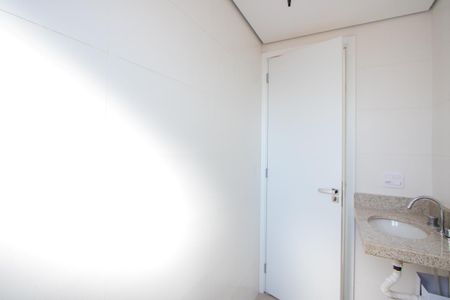 Apartamento à venda com 94m², 3 quartos e 2 vagas Apartamento à venda com 94m², 3 quartos e 2 vagasBanheiro social