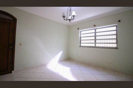 Casa para alugar com 190m², 4 quartos e 2 vagas Casa para alugar com 190m², 4 quartos e 2 vagasSala de Jantar