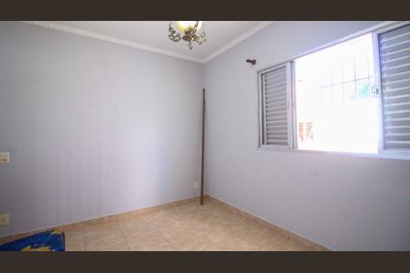 Casa para alugar com 190m², 4 quartos e 2 vagas Casa para alugar com 190m², 4 quartos e 2 vagasQuarto 2