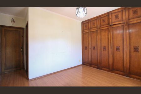 Casa para alugar com 190m², 4 quartos e 2 vagas Casa para alugar com 190m², 4 quartos e 2 vagasSuíte 1