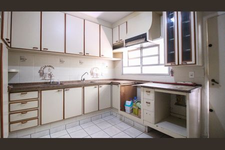 Casa para alugar com 190m², 4 quartos e 2 vagas