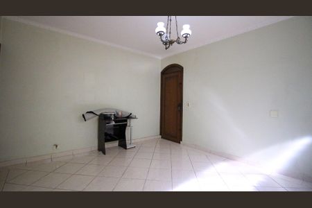 Casa para alugar com 190m², 4 quartos e 2 vagas Casa para alugar com 190m², 4 quartos e 2 vagasSala de Jantar