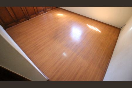 Casa para alugar com 190m², 4 quartos e 2 vagas Casa para alugar com 190m², 4 quartos e 2 vagasSuíte 1