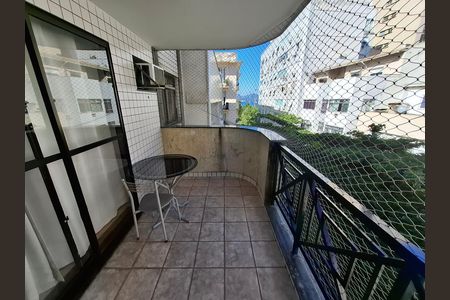 Apartamento para alugar com 64m², 2 quartos e 1 vaga Apartamento para alugar com 64m², 2 quartos e 1 vagaVaranda