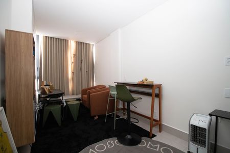 Sala de apartamento para alugar com 1 quarto, 40m² em Sqn 402, Brasília
