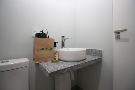 Apartamento para alugar com 40m², 1 quarto e 1 vaga Apartamento para alugar com 40m², 1 quarto e 1 vagaBanheiro Social