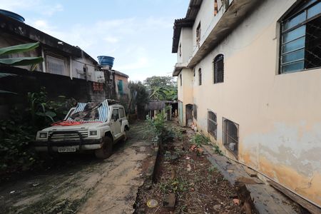 Casa à venda com 865m², 2 quartos e 2 vagasQuintal