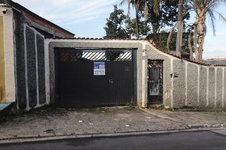 Casa à venda com 865m², 2 quartos e 2 vagasFachada