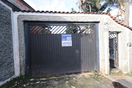Casa à venda com 865m², 2 quartos e 2 vagasFachada