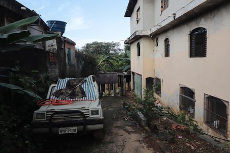 Casa à venda com 865m², 2 quartos e 2 vagasQuintal