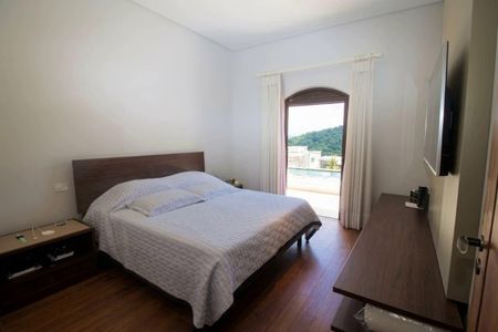 Casa de condomínio à venda com 549m², 5 quartos e 6 vagas Casa de condomínio à venda com 549m², 5 quartos e 6 vagasFoto 24