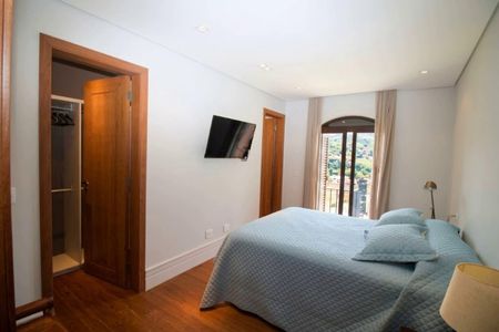 Casa de condomínio à venda com 549m², 5 quartos e 6 vagas Casa de condomínio à venda com 549m², 5 quartos e 6 vagasFoto 25