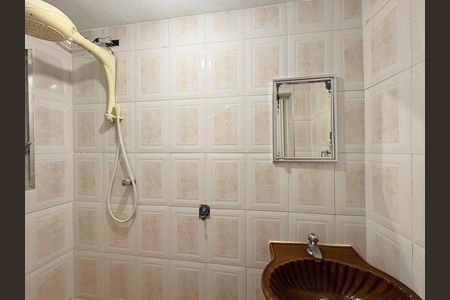 Casa à venda com 140m², 2 quartos e 2 vagasBanheiro da Suíte