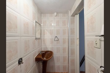Casa à venda com 140m², 2 quartos e 2 vagasBanheiro da Suíte