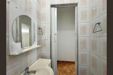 Casa à venda com 140m², 2 quartos e 2 vagasLavabo