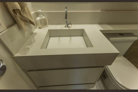 Apartamento à venda com 55m², 2 quartos e 1 vaga Apartamento à venda com 55m², 2 quartos e 1 vagaBanheiro