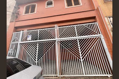 Casa à venda com 60m², 1 quarto e 1 vaga Casa à venda com 60m², 1 quarto e 1 vagaFachada