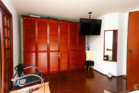 Casa para alugar com 167m², 3 quartos e 3 vagassuíte