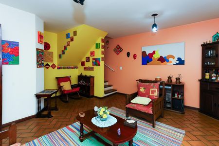 Casa para alugar com 167m², 3 quartos e 3 vagassala 