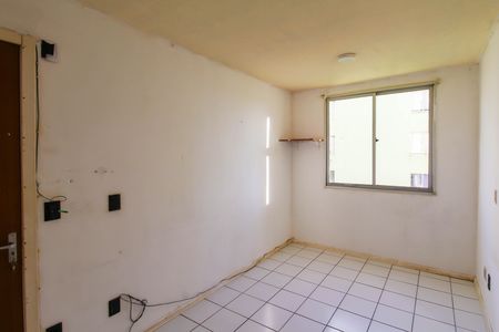 Sala de apartamento à venda com 2 quartos, 47m² em Guajuviras, Canoas