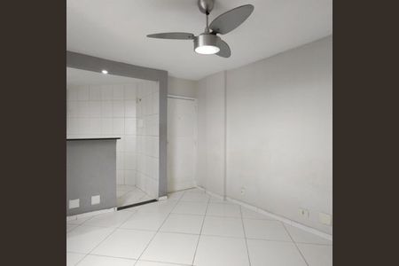 Apartamento à venda com 55m², 2 quartos e 1 vaga Apartamento à venda com 55m², 2 quartos e 1 vagaSala