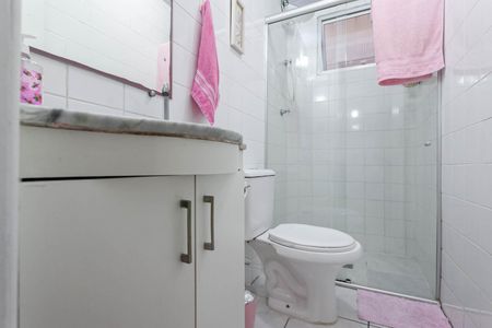 Banheiro social  de apartamento à venda com 2 quartos, 52m² em Buritis, Belo Horizonte