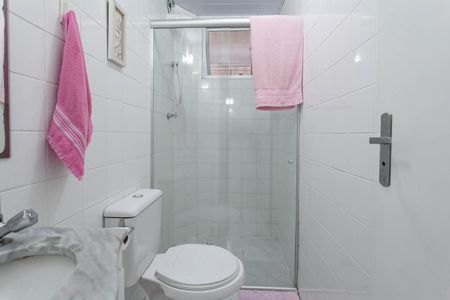 Banheiro social  de apartamento à venda com 2 quartos, 52m² em Buritis, Belo Horizonte