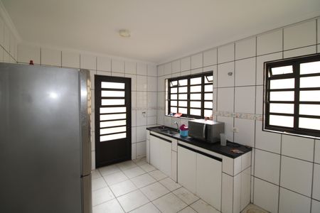 Casa para alugar com 330m², 3 quartos e 3 vagasCozinha