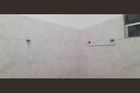 Banheiro de casa para alugar com 1 quarto, 50m² em Bandeiras, Osasco