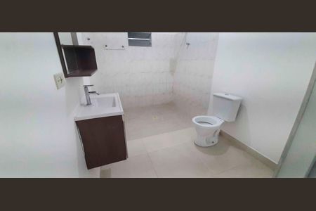 Banheiro de casa para alugar com 1 quarto, 50m² em Bandeiras, Osasco
