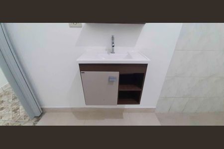 Casa para alugar com 50m², 1 quarto e sem vaga Casa para alugar com 50m², 1 quarto e sem vagaBanheiro