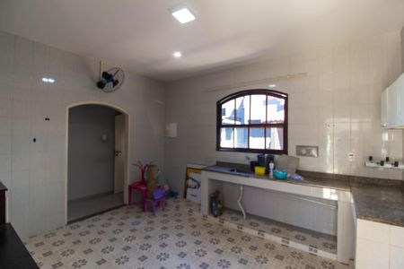 Casa à venda com 143m², 2 quartos e 3 vagas Casa à venda com 143m², 2 quartos e 3 vagasCozinha e Área de Serviço