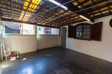 Casa à venda com 143m², 2 quartos e 3 vagas Casa à venda com 143m², 2 quartos e 3 vagasCozinha e Área de Serviço