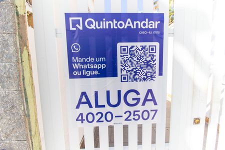 Casa à venda com 143m², 2 quartos e 3 vagas Casa à venda com 143m², 2 quartos e 3 vagasplaquinha