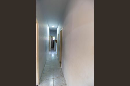 Casa à venda com 143m², 2 quartos e 3 vagas Casa à venda com 143m², 2 quartos e 3 vagasCorredor