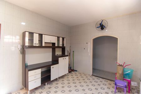 Casa à venda com 143m², 2 quartos e 3 vagas Casa à venda com 143m², 2 quartos e 3 vagasCozinha e Área de Serviço