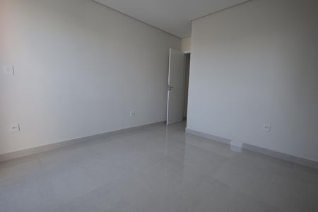 Apartamento para alugar com 150m², 3 quartos e 2 vagas Apartamento para alugar com 150m², 3 quartos e 2 vagasQuarto Suíte