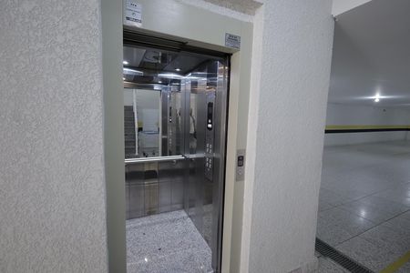 Apartamento para alugar com 150m², 3 quartos e 2 vagas Apartamento para alugar com 150m², 3 quartos e 2 vagasElevador