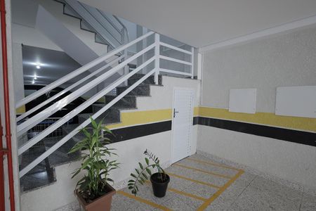 Apartamento para alugar com 150m², 3 quartos e 2 vagas Apartamento para alugar com 150m², 3 quartos e 2 vagasEscada