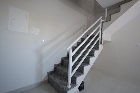 Escada de apartamento para alugar com 3 quartos, 150m² em Vila Humaita, Santo André