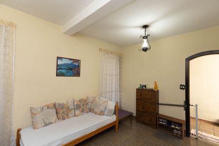 Casa à venda com 60m², 4 quartos e 2 vagas Casa à venda com 60m², 4 quartos e 2 vagasSala