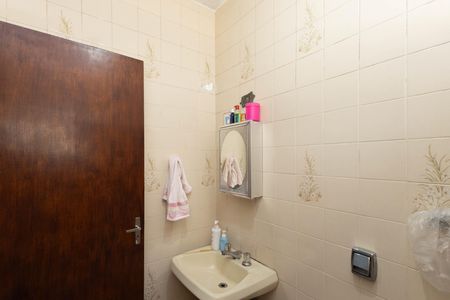 Casa à venda com 60m², 4 quartos e 2 vagas Casa à venda com 60m², 4 quartos e 2 vagasBanheiro da Suíte