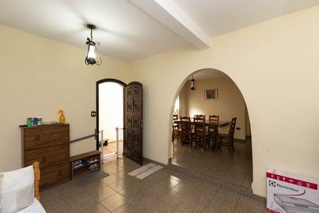 Casa à venda com 60m², 4 quartos e 2 vagas Casa à venda com 60m², 4 quartos e 2 vagasSala
