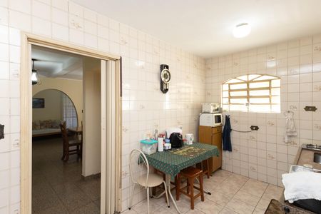 Casa à venda com 60m², 4 quartos e 2 vagas Casa à venda com 60m², 4 quartos e 2 vagasCozinha