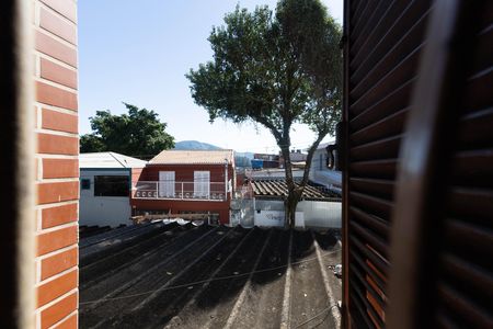 Casa à venda com 60m², 4 quartos e 2 vagas Casa à venda com 60m², 4 quartos e 2 vagasVista