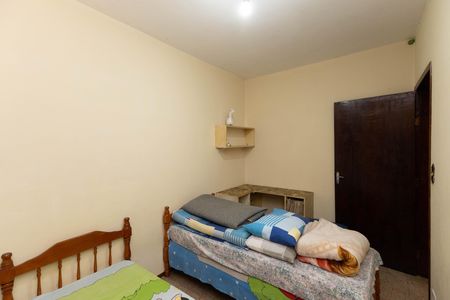 Casa à venda com 60m², 4 quartos e 2 vagas Casa à venda com 60m², 4 quartos e 2 vagasQuarto 2